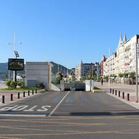 Apartamento De 2 Habitaciones En La Zona Centro. Castro Urdiales Exterior photo